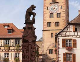 fountain and tower ribeauvillé